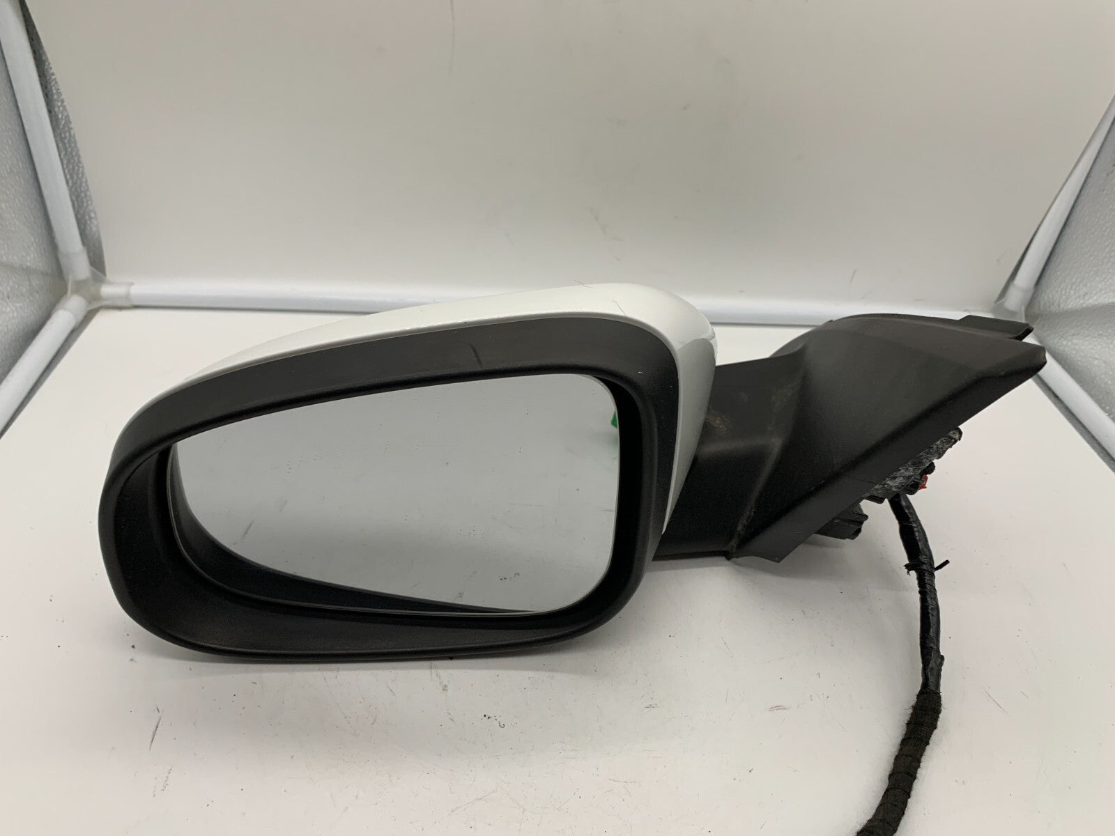 2011-2018 Volvo S60 Driver Side View Power Door Mirror White OEM E03B19002