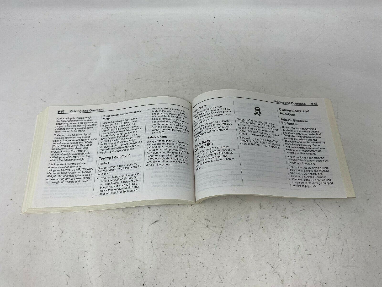 2005 Chevrolet Equinox Owners Manual OEM C03B44023