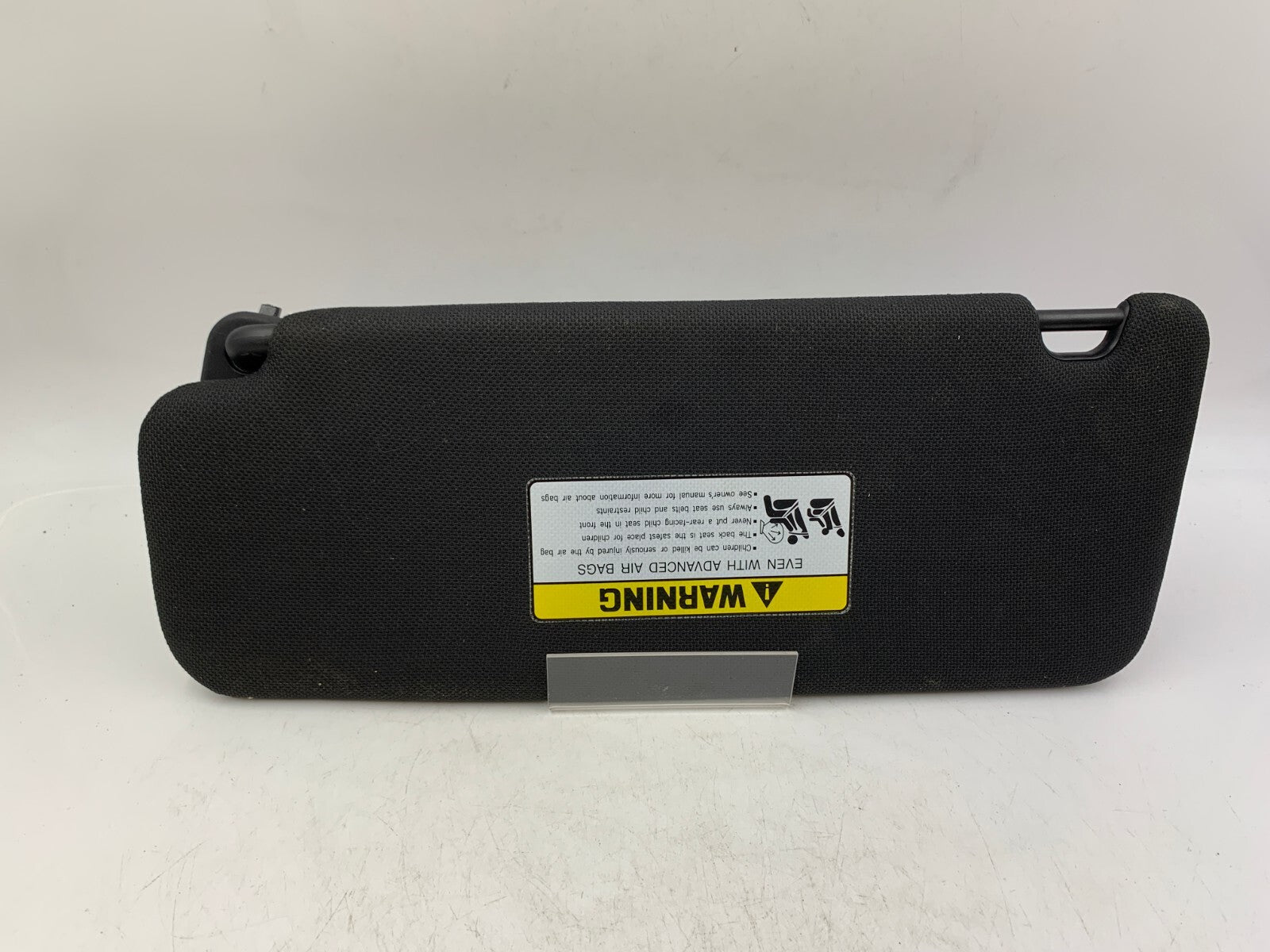 2015-2019 Hyundai Elantra Passenger Sun Visor Black Illuminated OEM B03B30046