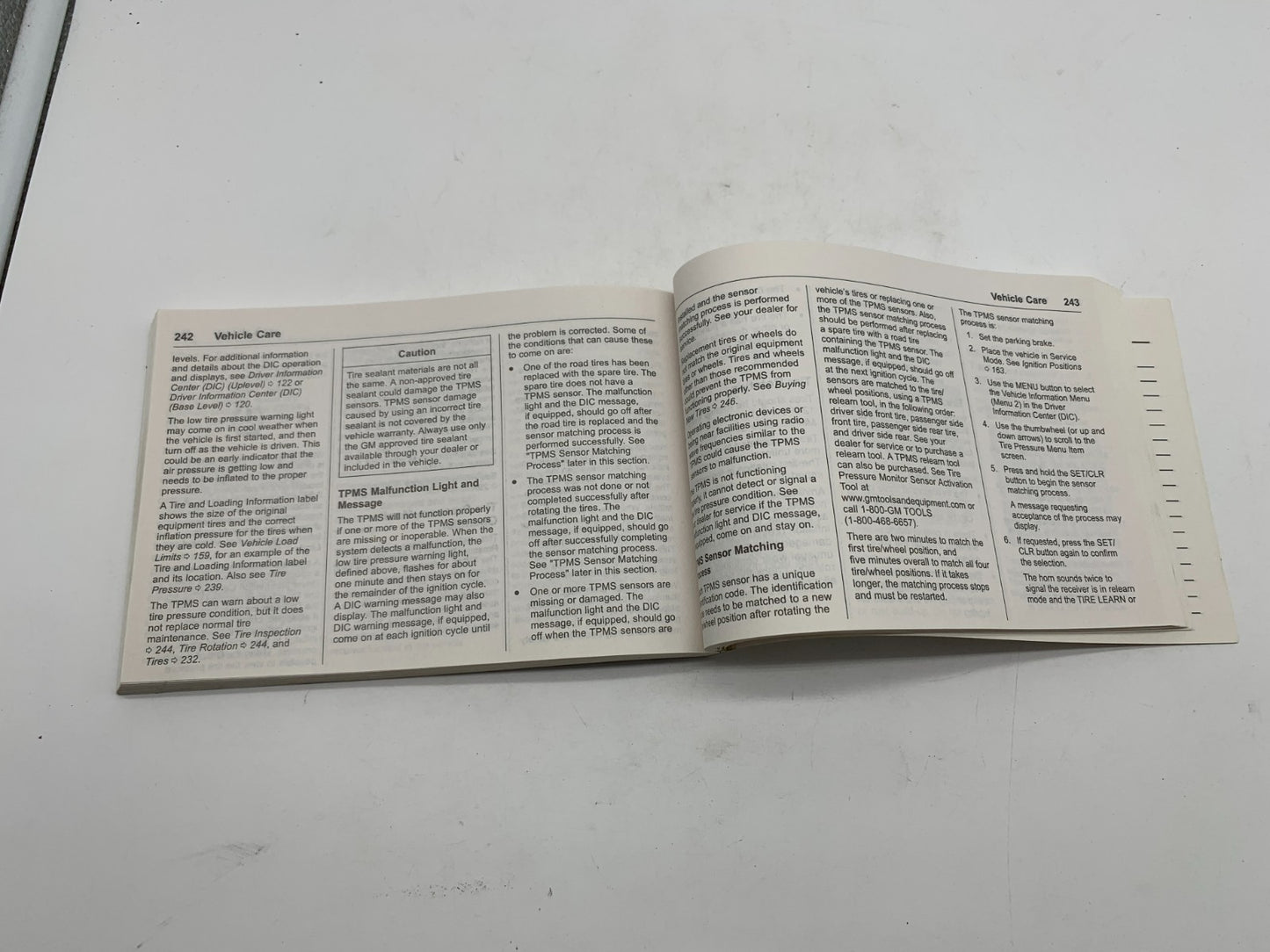 2018 Buick Encore Owners Manual Set OEM B04B24008