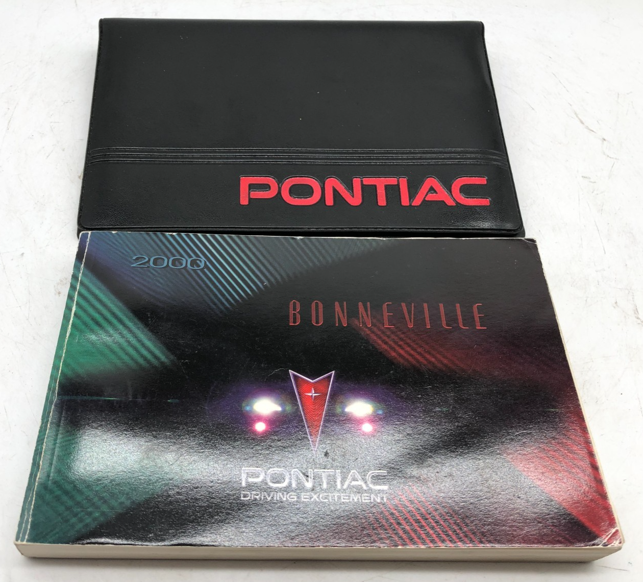 2000 Pontiac Bonneville Owners Manual with Case OEM D03B08006