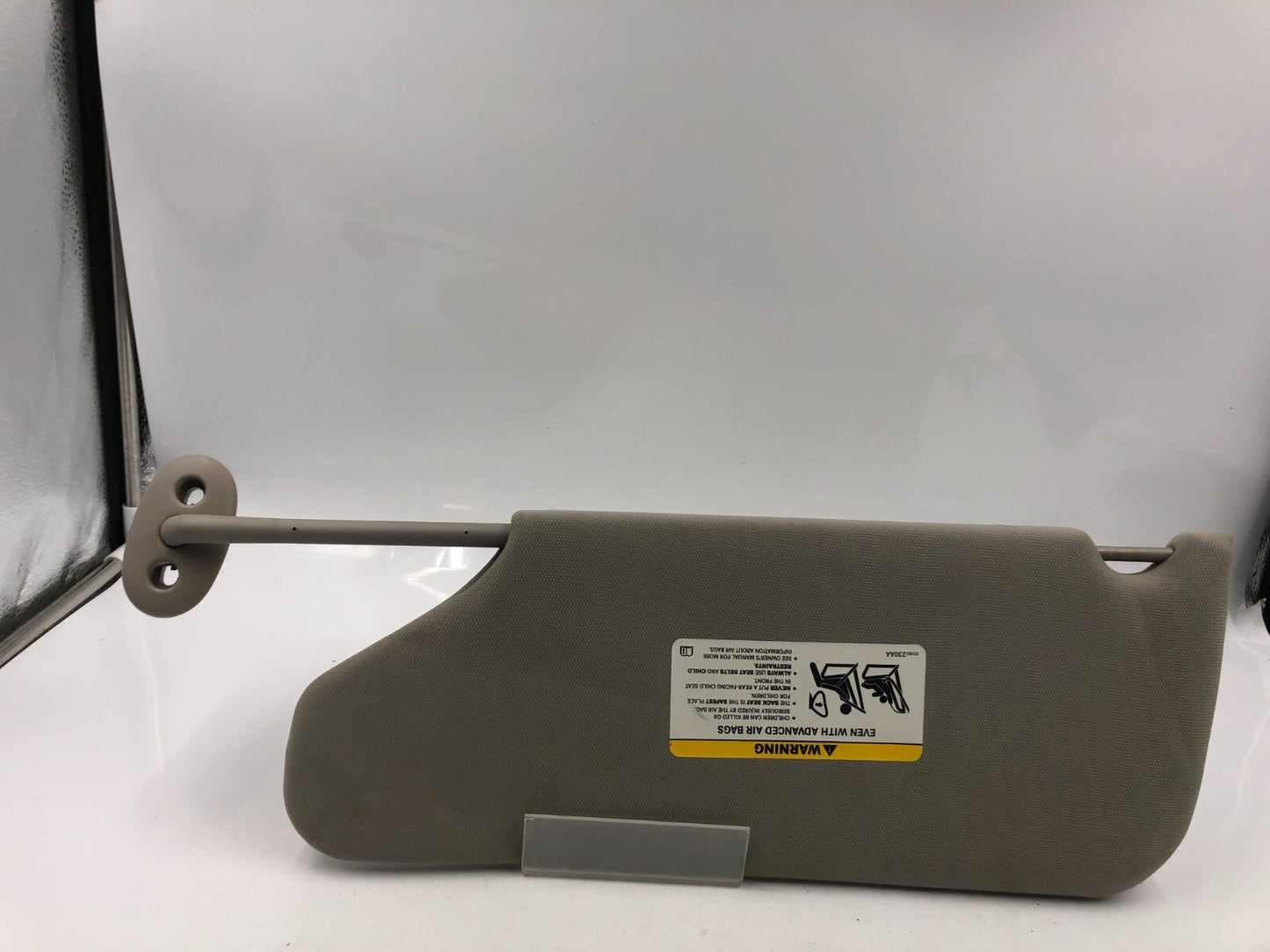 2005-2010 Jeep Grand Cherokee Passenger Sun Visor Gray OEM D01B11079