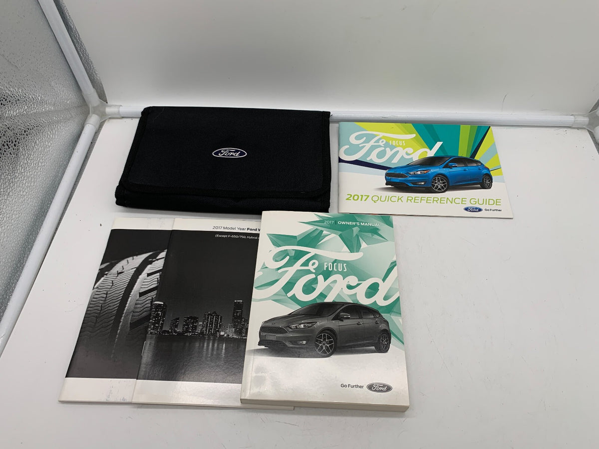 2017 Ford Focus Owners Manual Set with Case OEM R01B32008