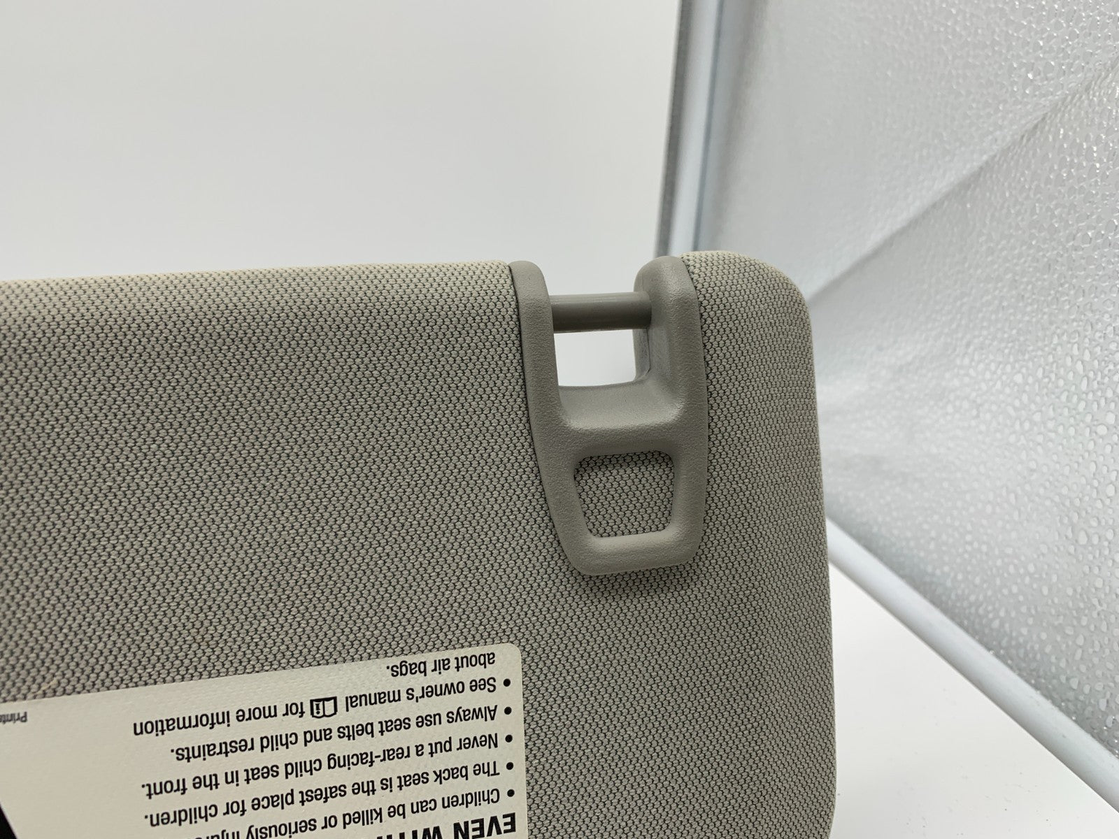 2013-2016 Chevrolet Malibu Passenger Sunvisor Gray Illuminated OEM B03B04011