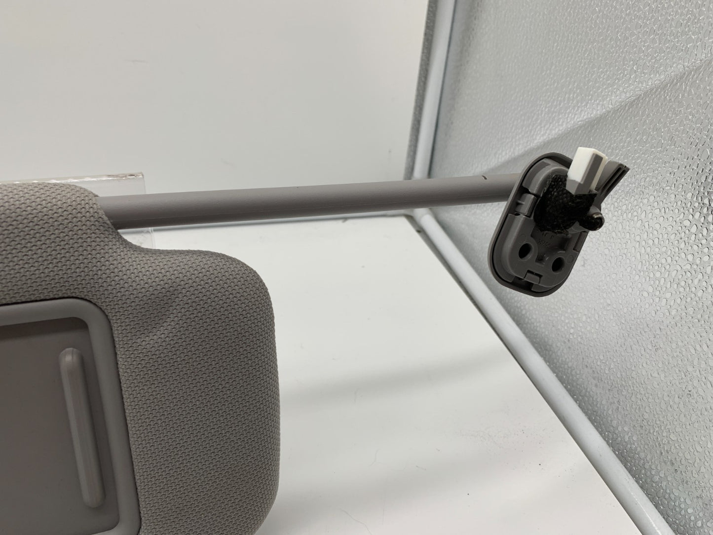 2015-2019 Hyundai Sonata Passenger Sun Visor Gray Illuminated C01B56012