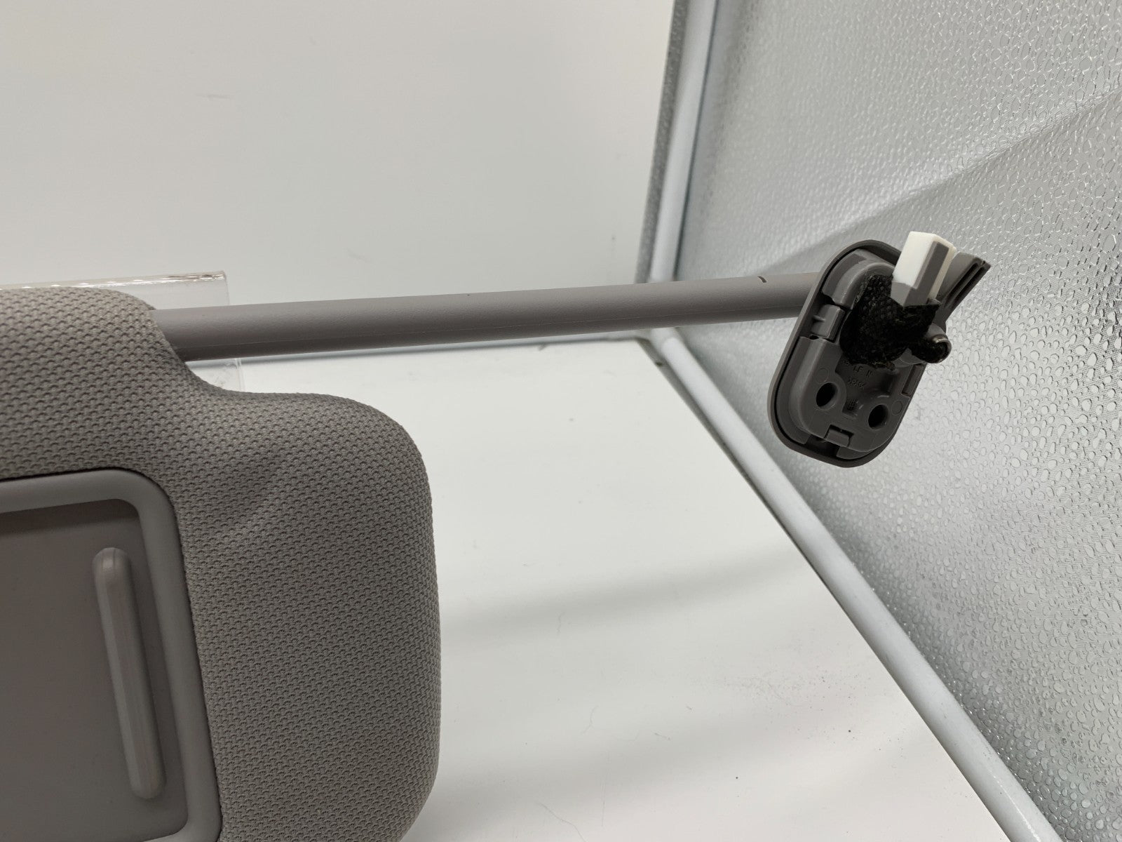 2015-2019 Hyundai Sonata Passenger Sun Visor Gray Illuminated C01B56012