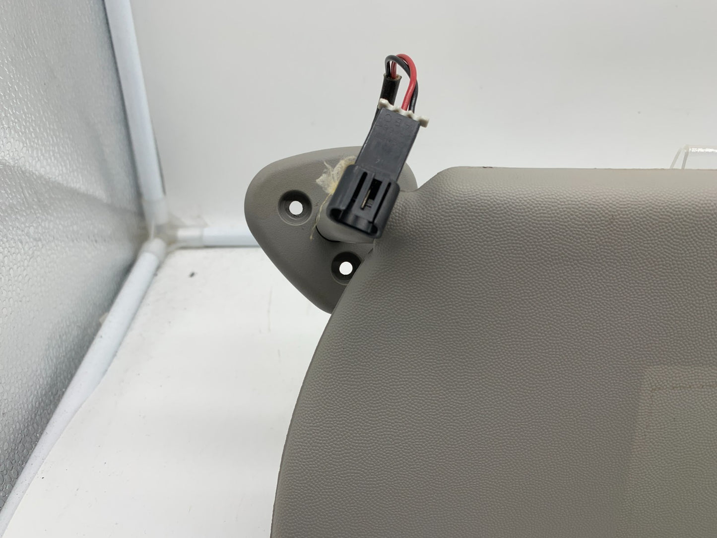 2004-2009 Cadillac SRX Passenger Sun Visor Illuminated Gray OEM A04B15003