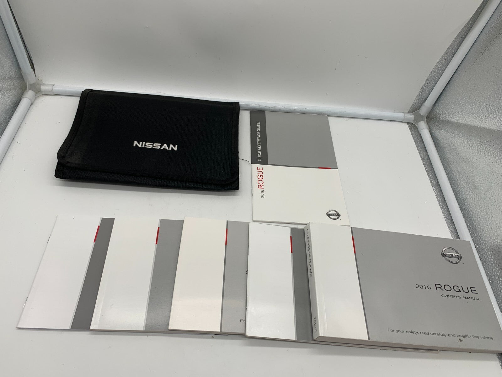 2016 Nissan Rogue Owners Manual Set with Case OEM A03B13006