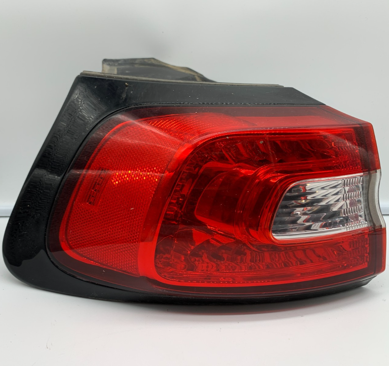 2014-2018 Jeep Cherokee Driver Side Tail Light Taillight OEM C03B48003