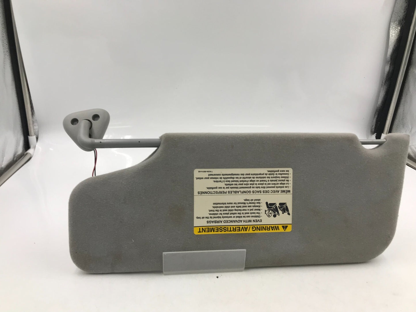 2005-2007 Ford Freestyle Passenger Sun Visor Gray Illuminated OEM D01B66008