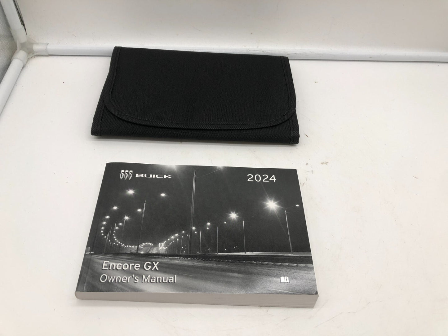 2024 Buick Encore GX Owners Manual with Case OEM C01B53028