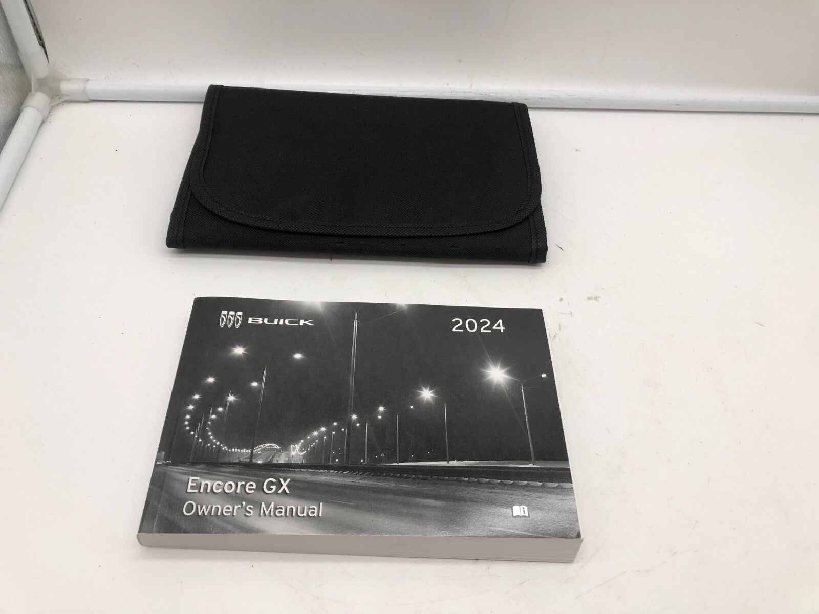 2024 Buick Encore GX Owners Manual with Case OEM C01B53028