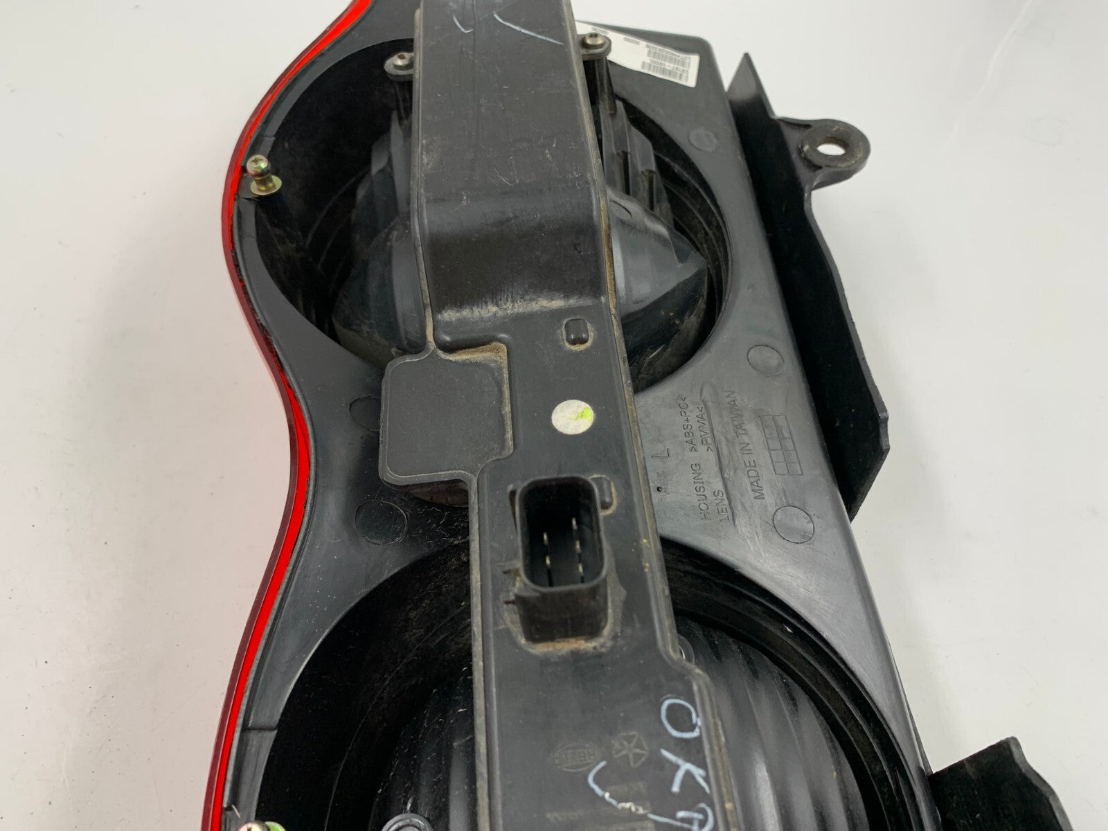 2004-2009 Dodge Durango Driver Side Tail Light Taillight OEM E03B11051