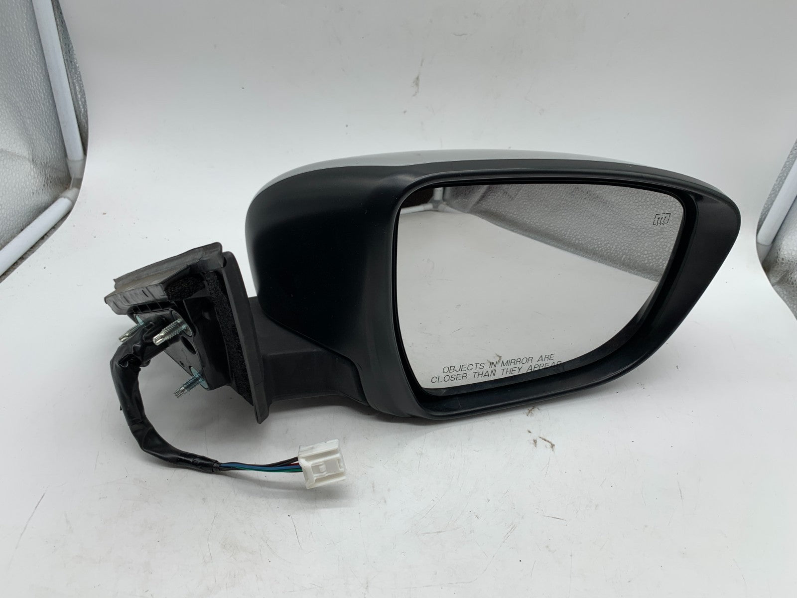 2016-2020 Nissan Rogue Passenger Side View Power Door Mirror Silve OEM B03B28004
