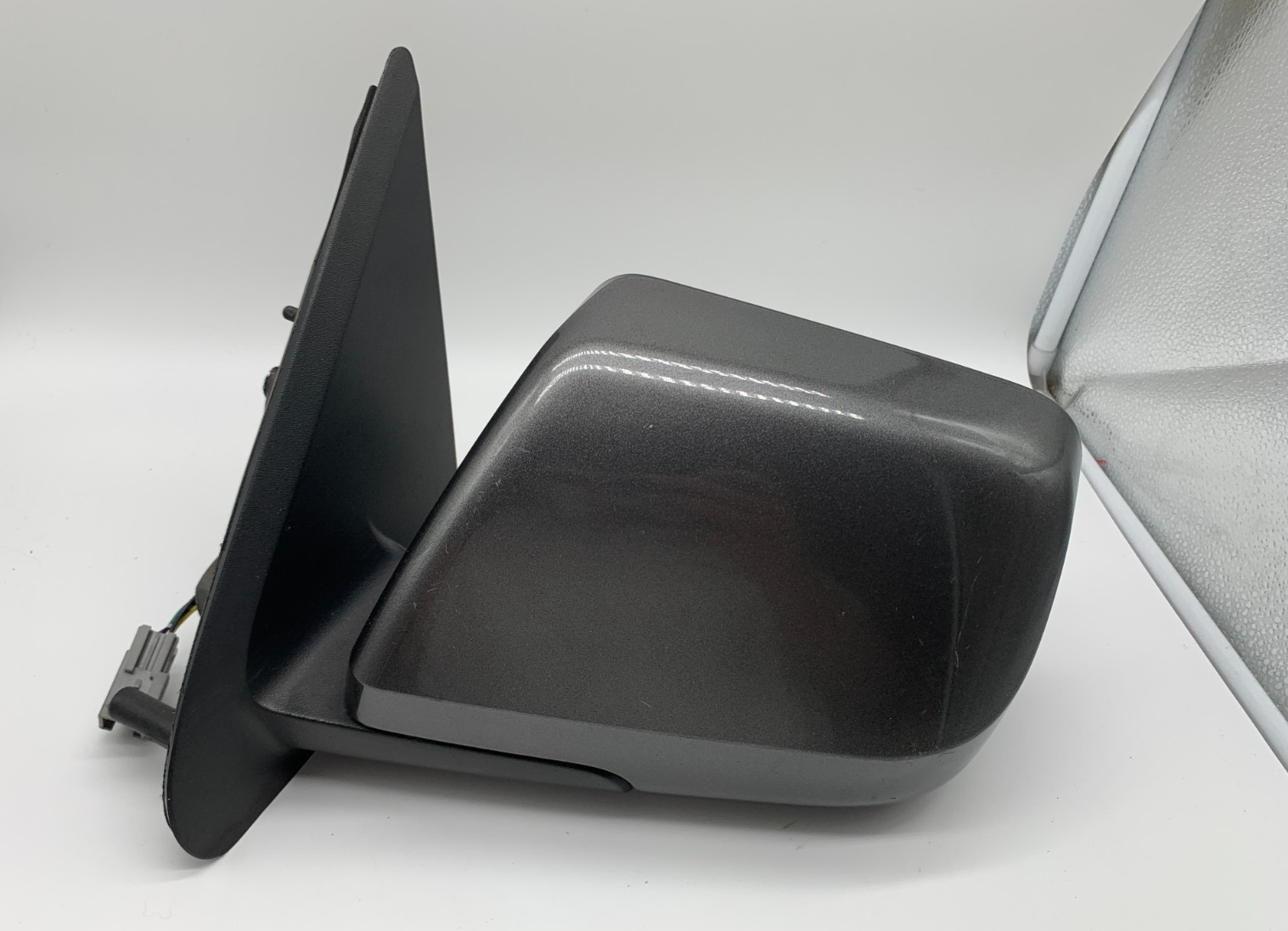 2008-2009 Ford Escape Driver Side View Power Door Mirror Gray OEM C04B47001
