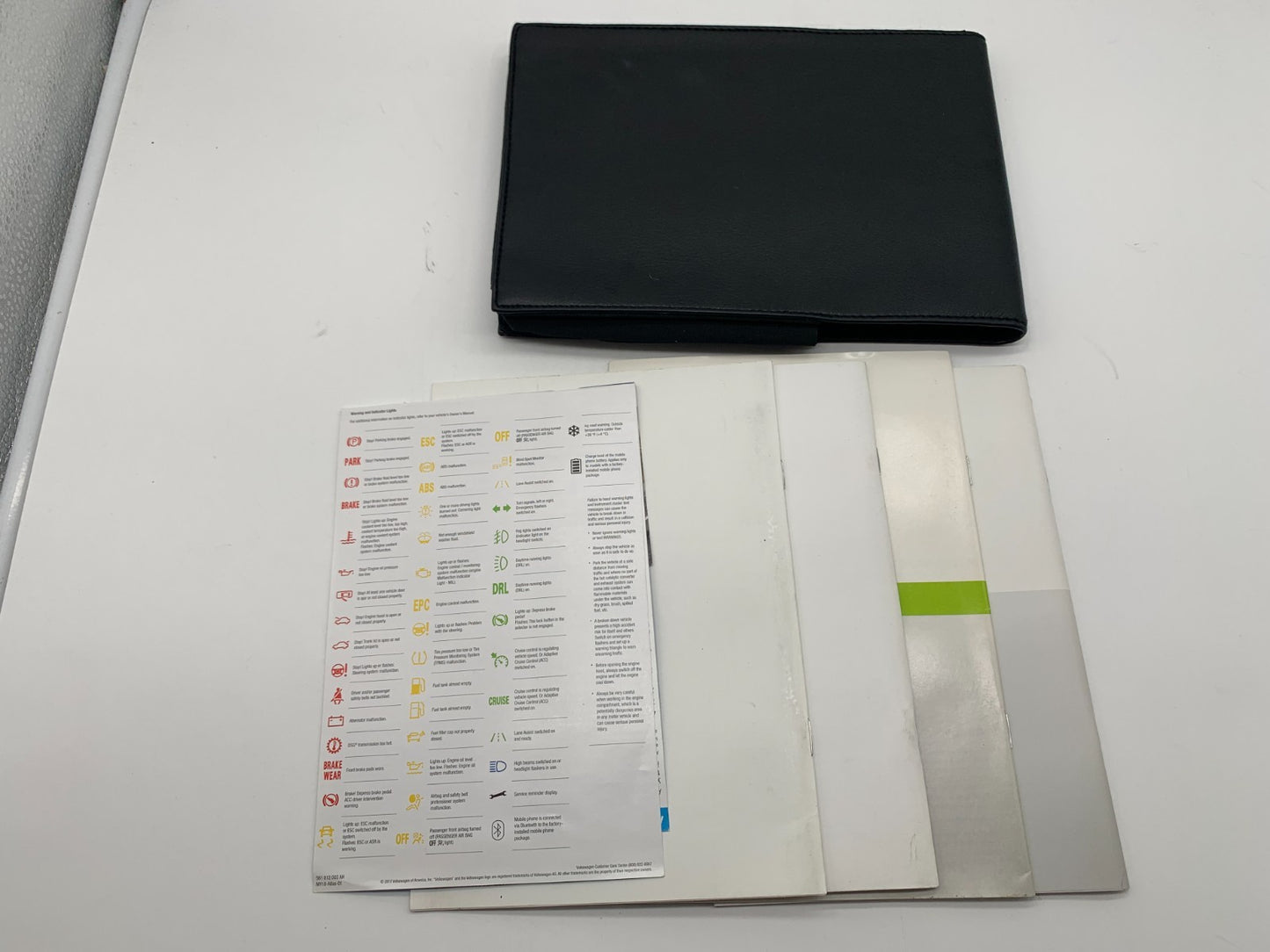 2018 Volkswagen Atlas Owners Manual Set with Case OEM B03B52005