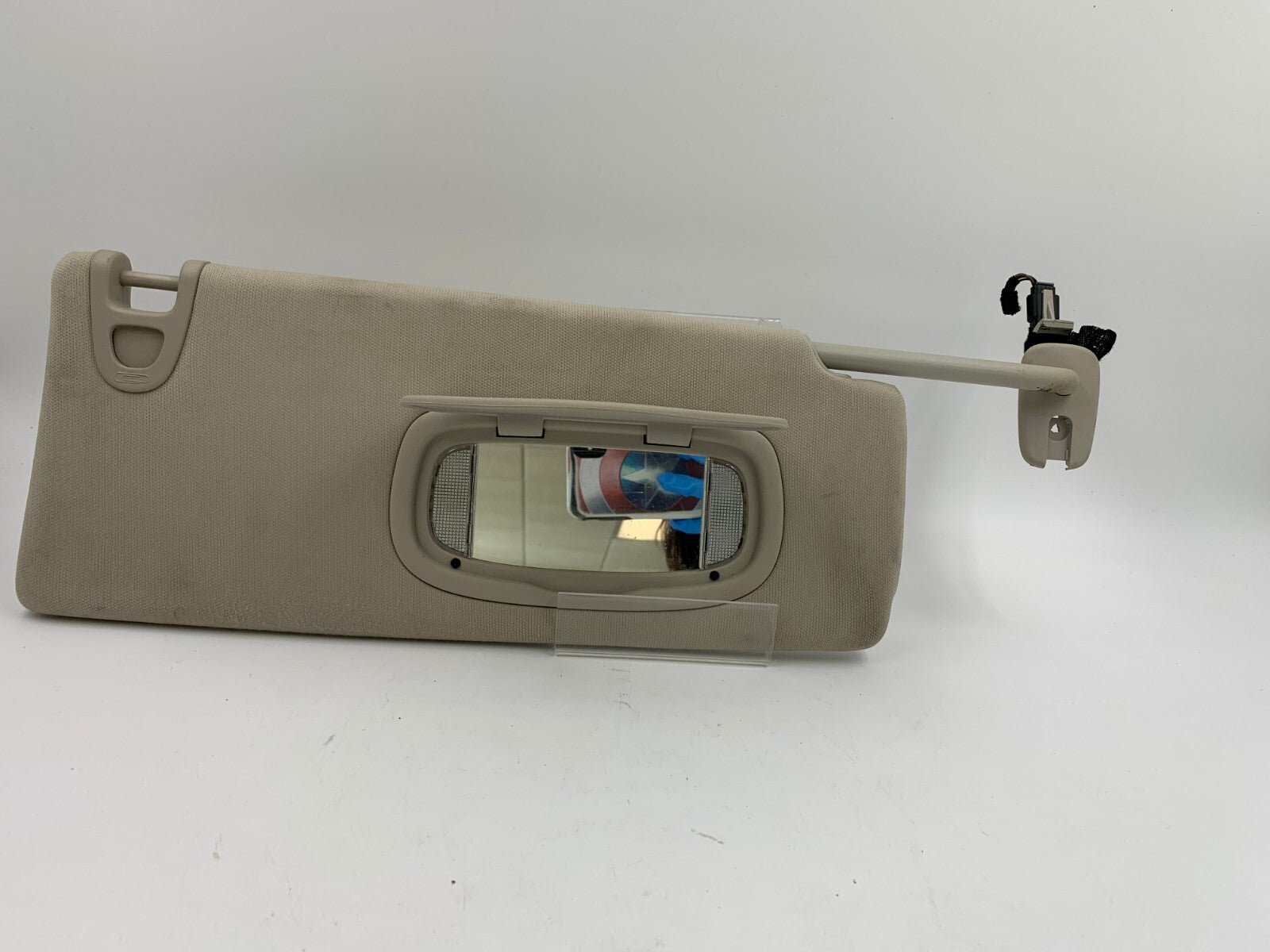 2014-2018 Jeep Grand Cherokee Passenger Sun Visor Gray Illuminated OEM D01B09004