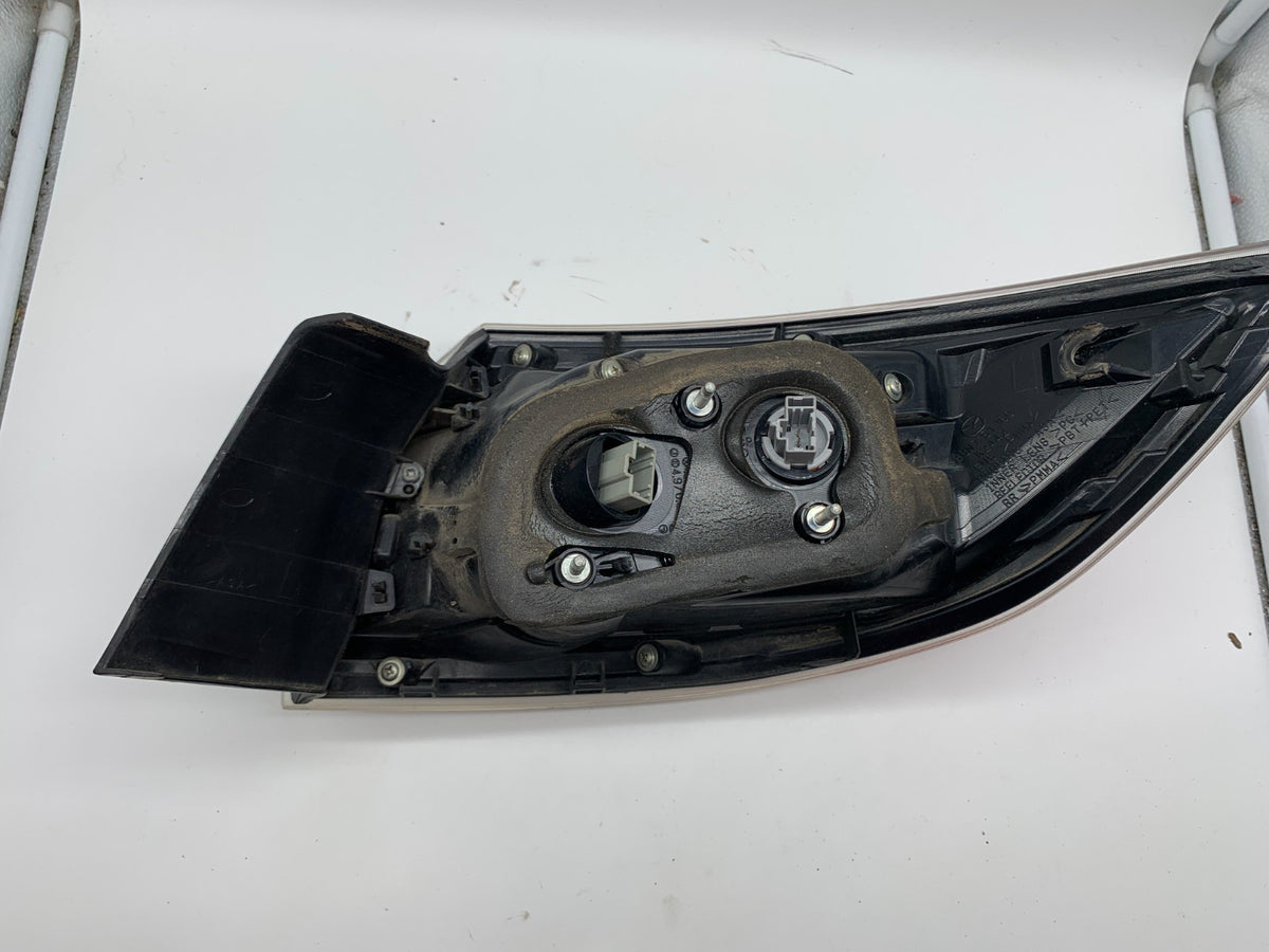2010-2013 Mazda 3 Htbk Driver Tail Light Taillight Lamp OEM C02B16005
