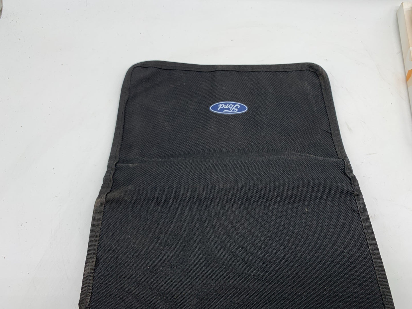 2018 Ford Fusion Owners Manual Set with Case OEM C03B56013