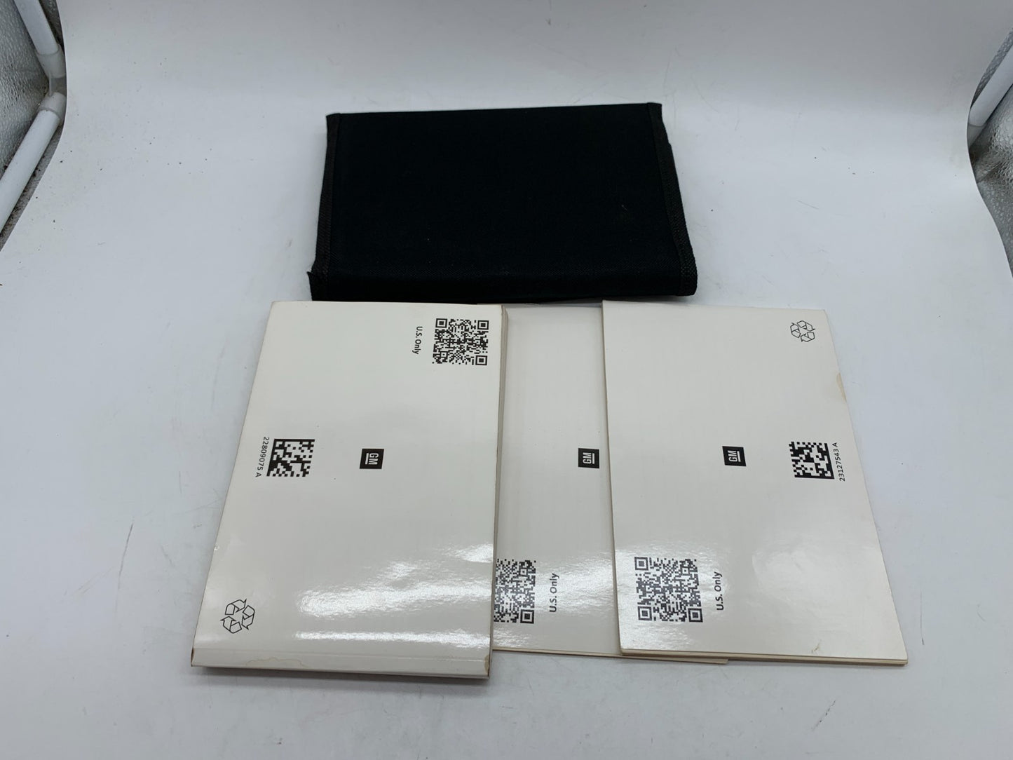 2014 Buick Regal Owners Manual Set with Case OEM C03B28009