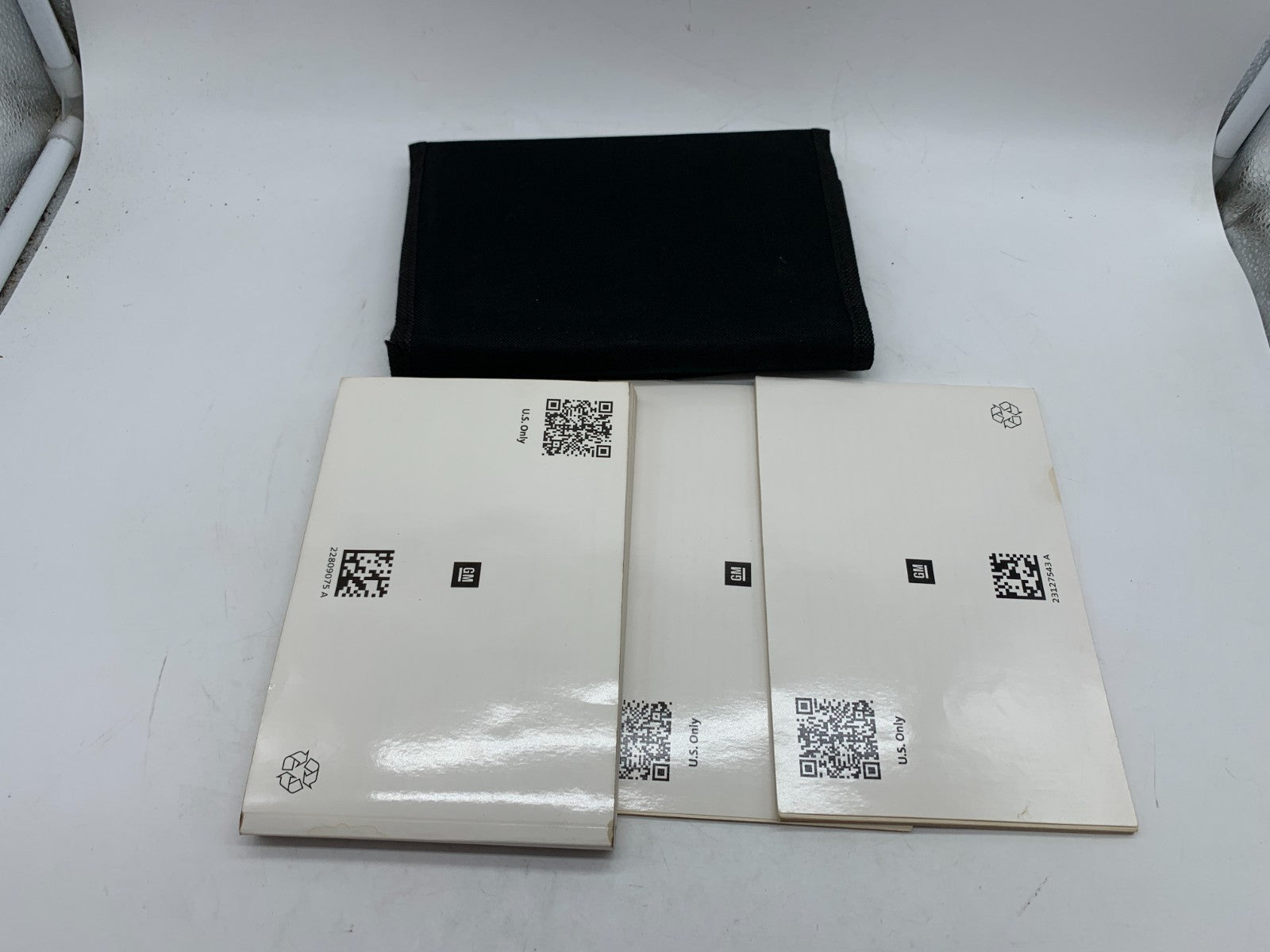 2014 Buick Regal Owners Manual Set with Case OEM C03B28009