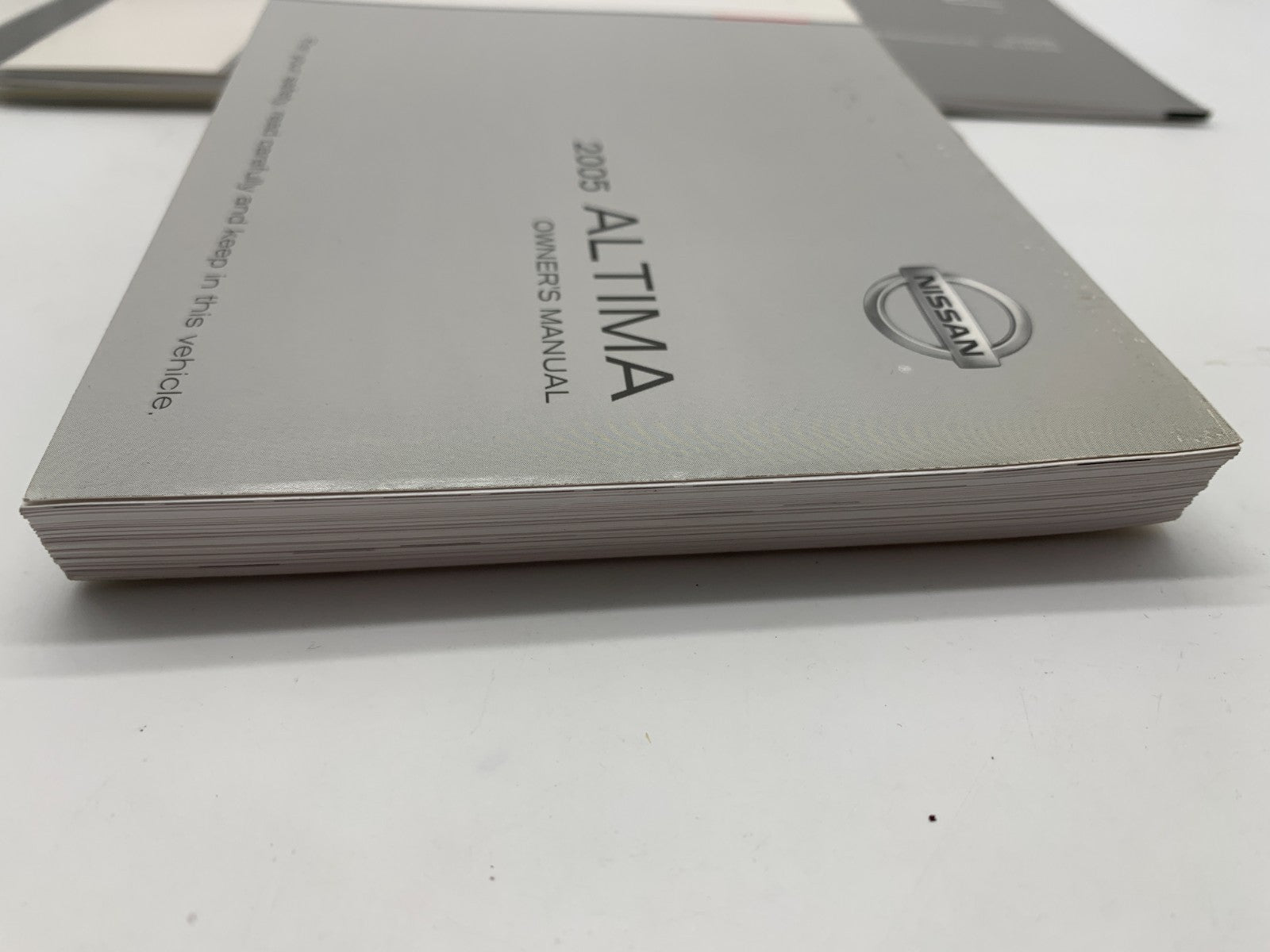 2005 Nissan Altima Owners Manual Set with Case OEM A01B47004