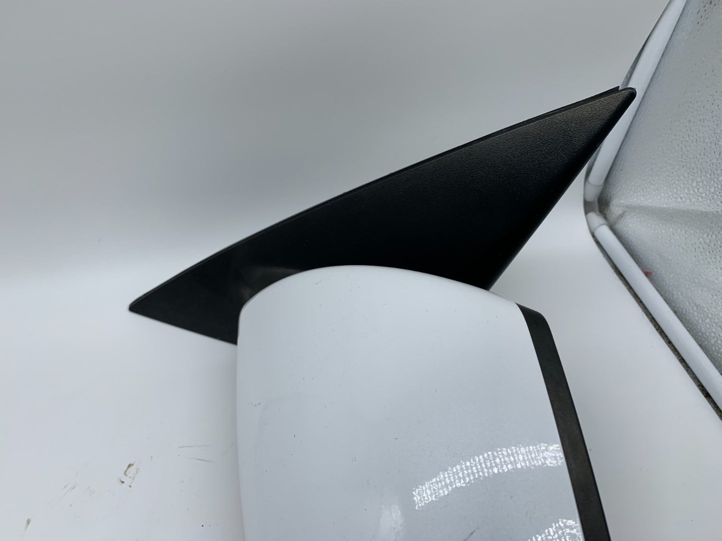 2016-2020 Kia Optima Driver Side View Power Door Mirror White C01B25001