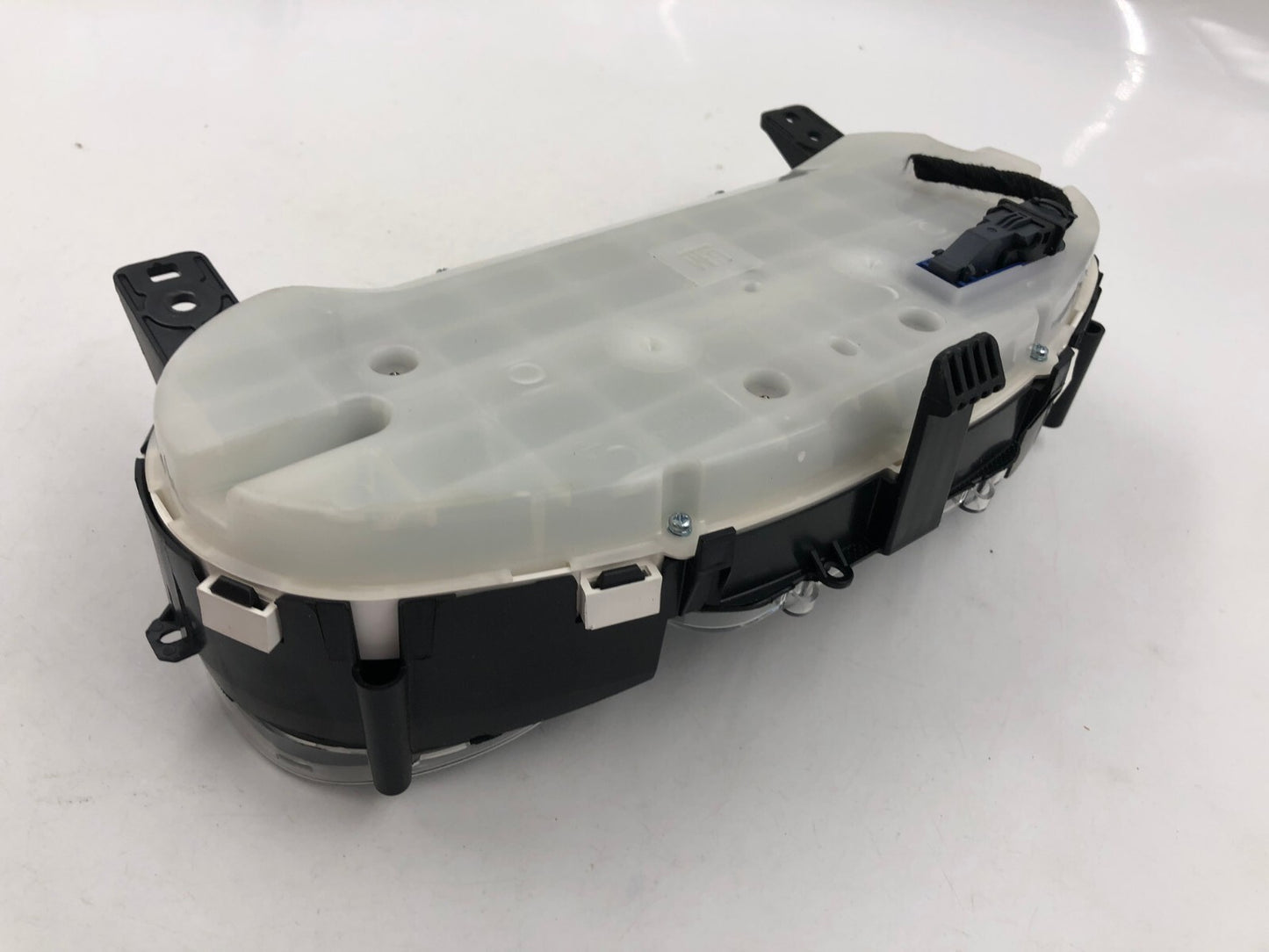 2017-2018 Chevrolet Cruze Speedometer Instrument Cluster 10071 Miles E01B32010