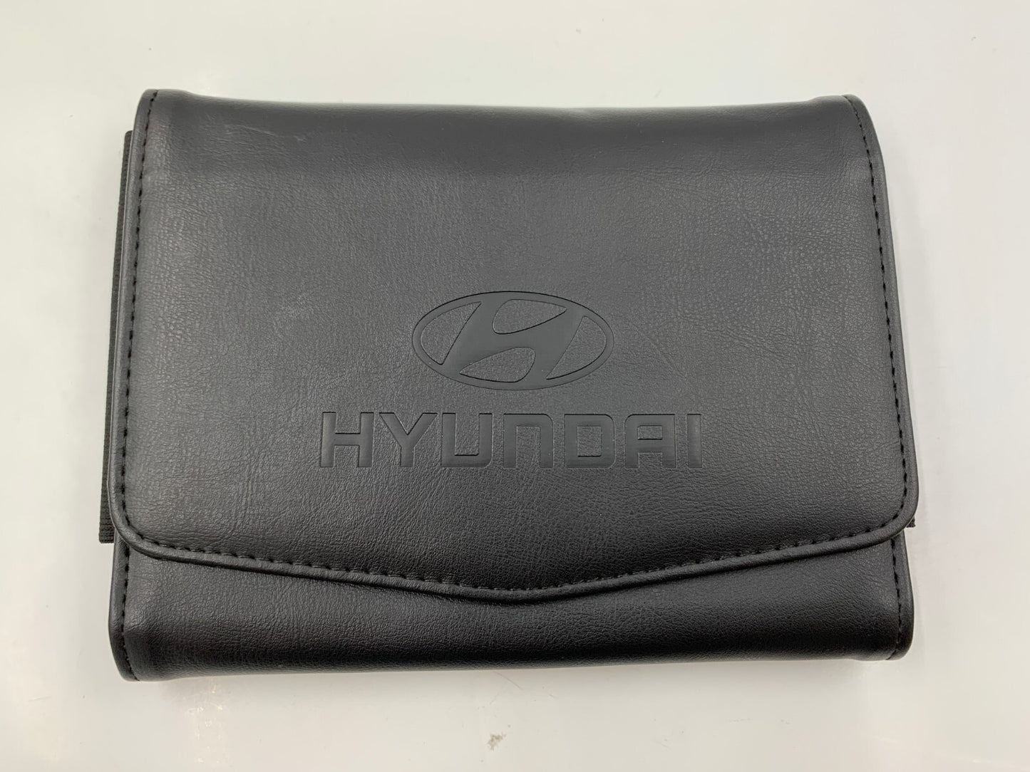 2010 Hyundai Tucson Owners Manual with Case OEM C02B19027
