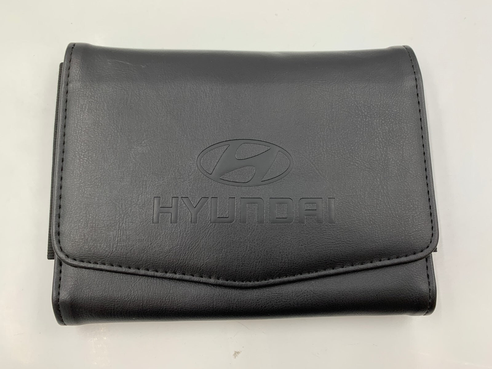 2010 Hyundai Tucson Owners Manual with Case OEM C02B19027