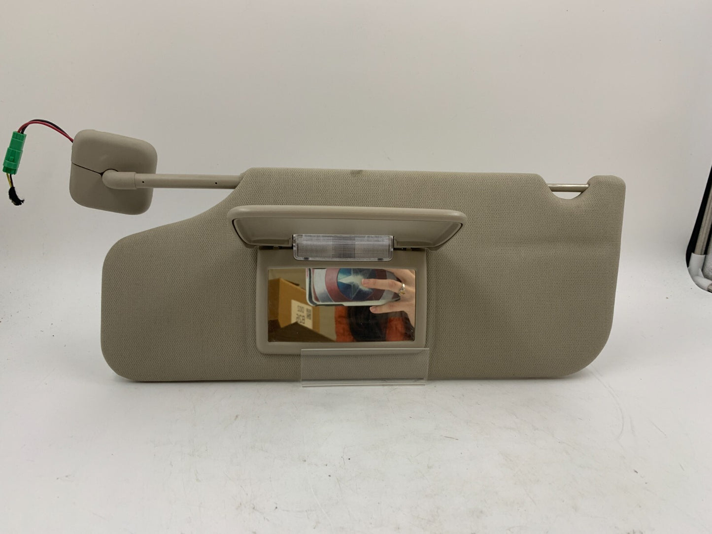 2010-2011 Ford Taurus Driver Sun Visor Gray Illuminated OEM E01B67009