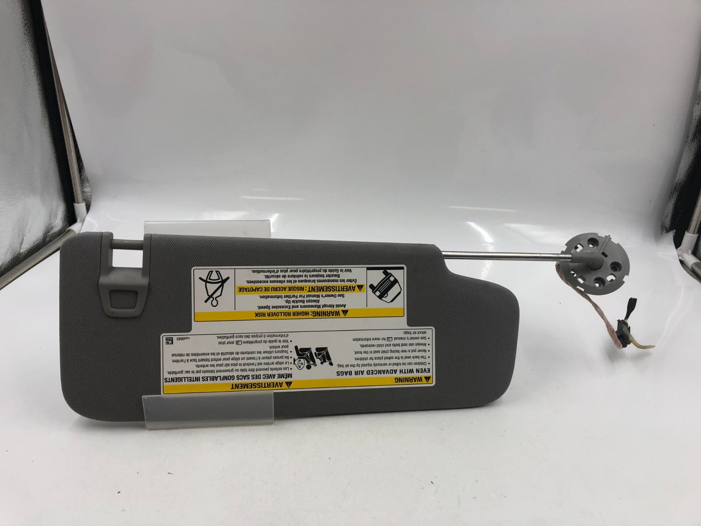 2018-2019 Chevrolet Equinox Driver Sun Visor Gray Illuminated D02B33084