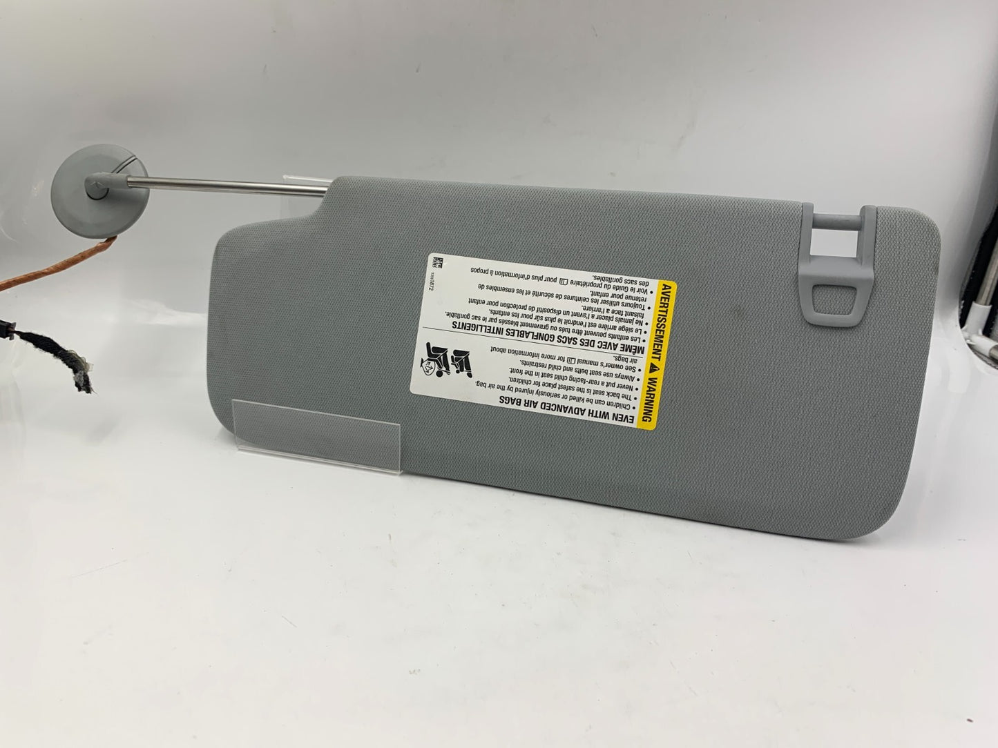 2019-2022 Chevrolet Blazer Passenger Sun Visor Gray Illuminated OEM D01B09027