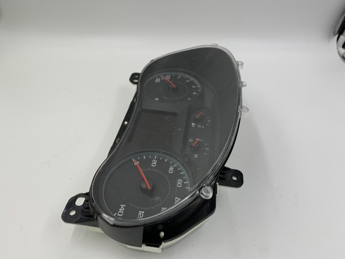 2017-2018 Chevrolet Malibu Speedometer Instrument Cluster 5927 Miles D02B05053