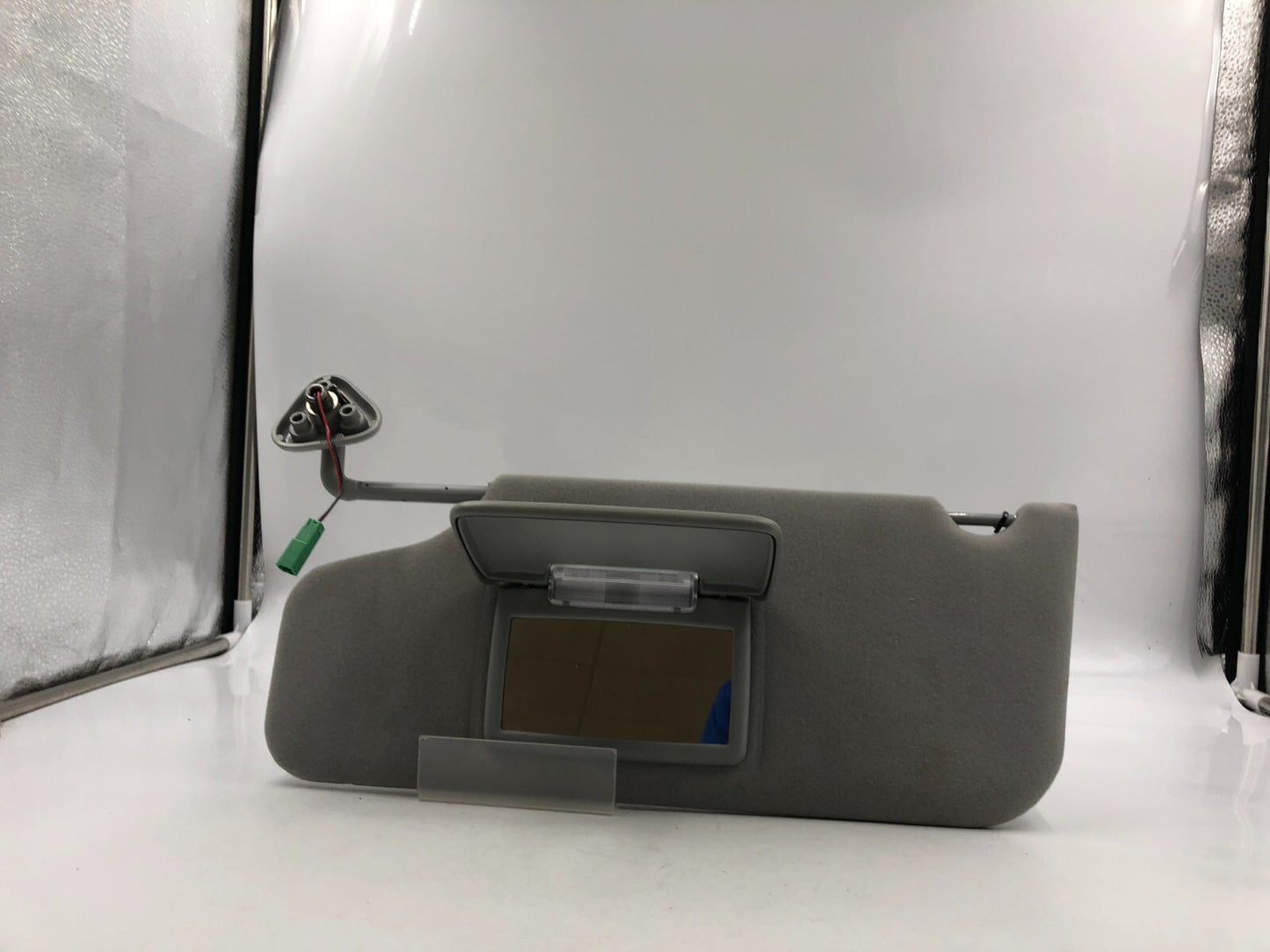 2005-2007 Ford Five Hundred Driver Sun Visor Gray Illuminated OEM D04B28059