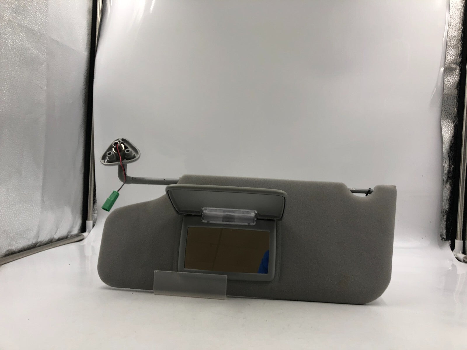 2005-2007 Ford Five Hundred Driver Sun Visor Gray Illuminated OEM D04B28059