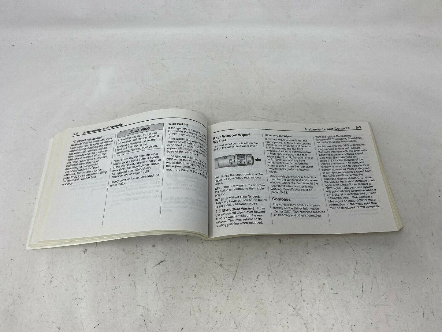 2005 Chevrolet Equinox Owners Manual OEM C03B44023