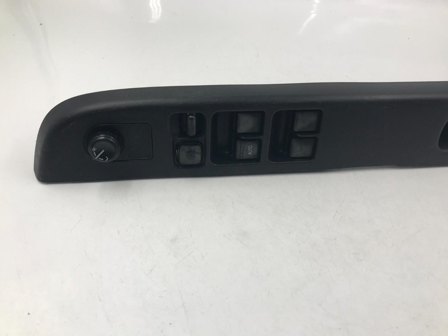 2000-2004 Nissan XTerra Master Power Window Switch OEM D02B51044