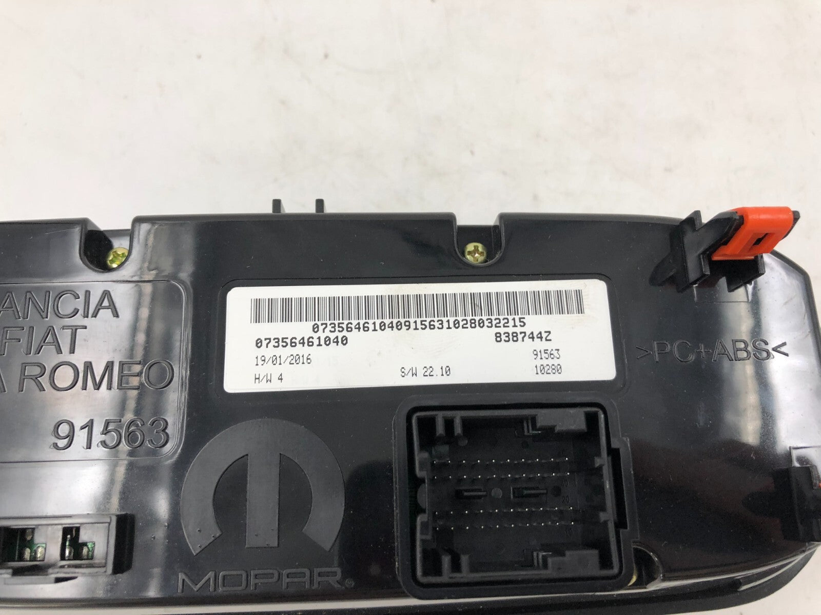 2015-2016 Jeep Renegade AC Heater Climate Control OEM B02B32033