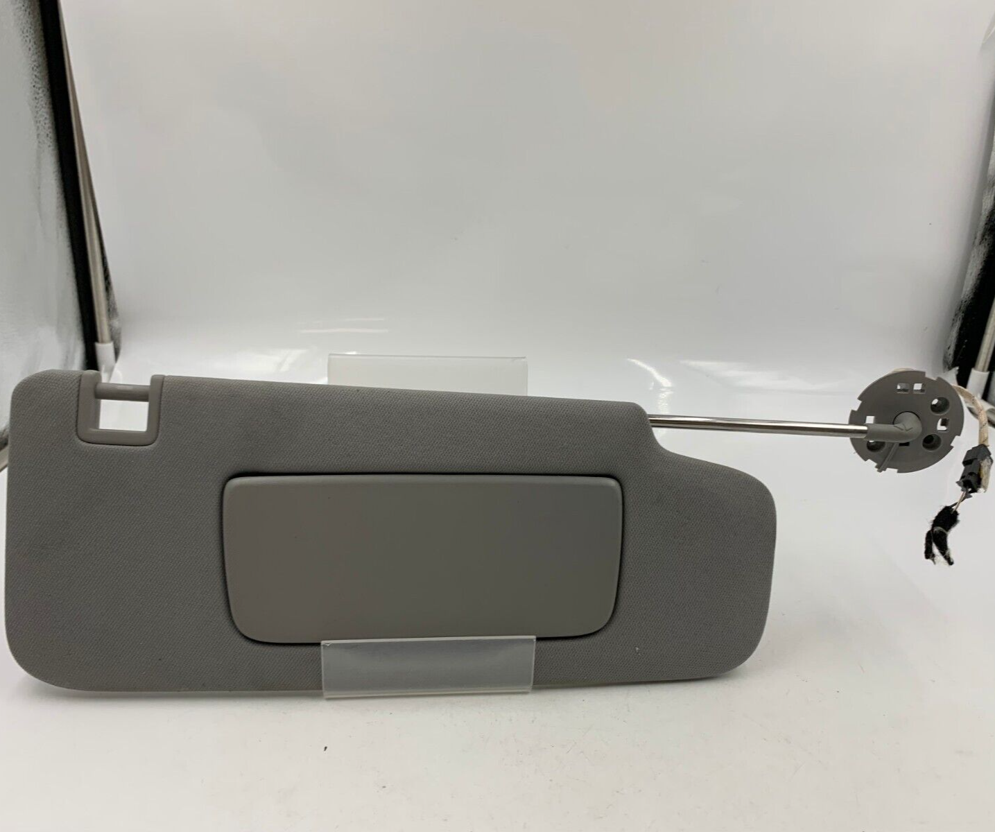 2019-2022 Chevrolet Blazer Passenger Sun Visor Gray Illuminated OEM B03B49024