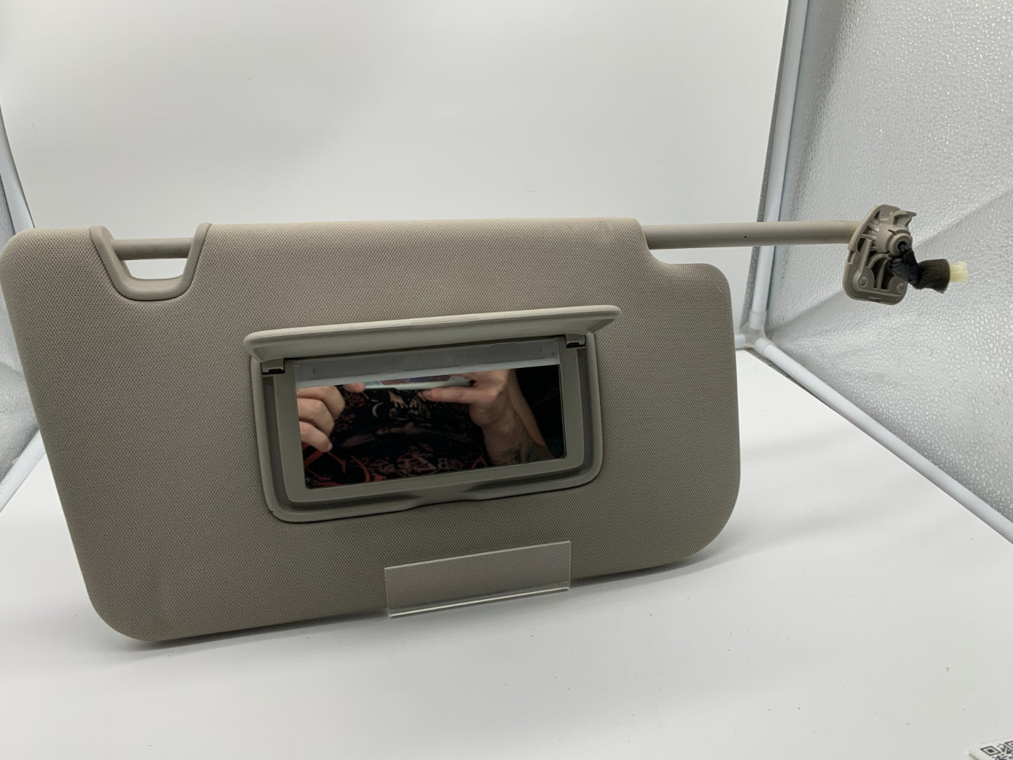 2014-2017 Nissan Rogue Passenger Sun Visor Gray with Illumination OEM