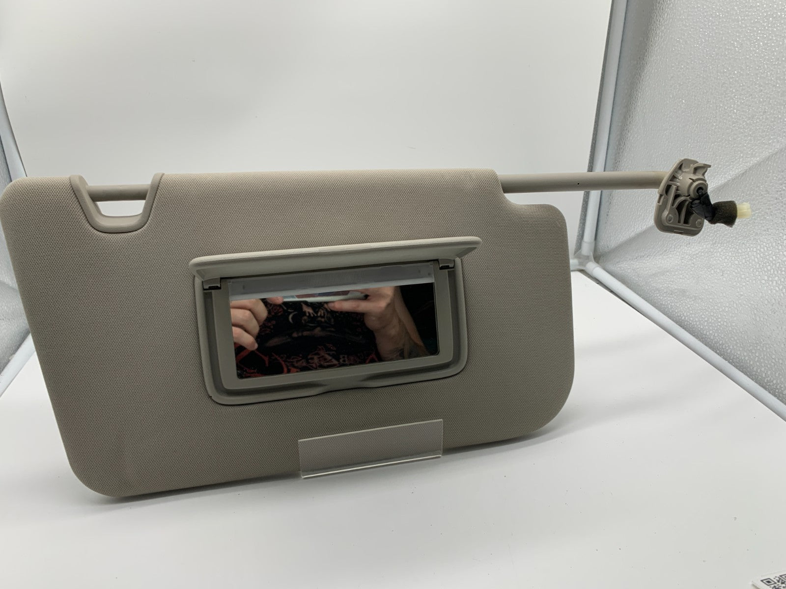 2014-2017 Nissan Rogue Passenger Sun Visor Gray with Illumination OEM