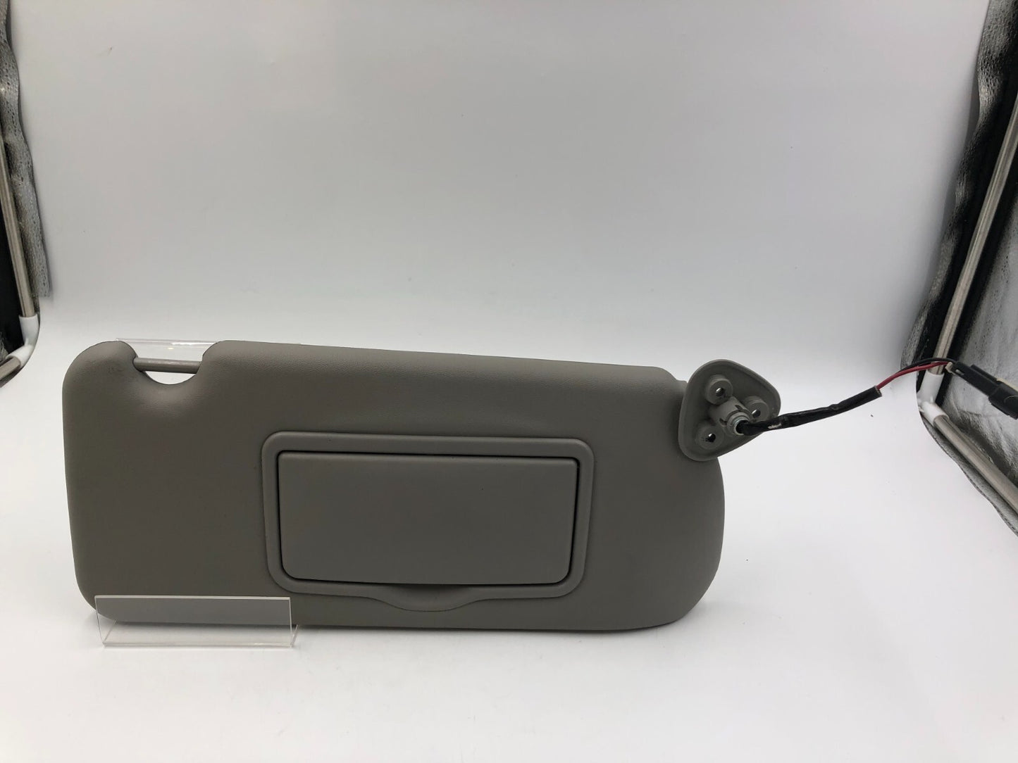 2003-2007 Cadillac CTS Passenger Sun Visor Gray Illuminated OEM C04B66003