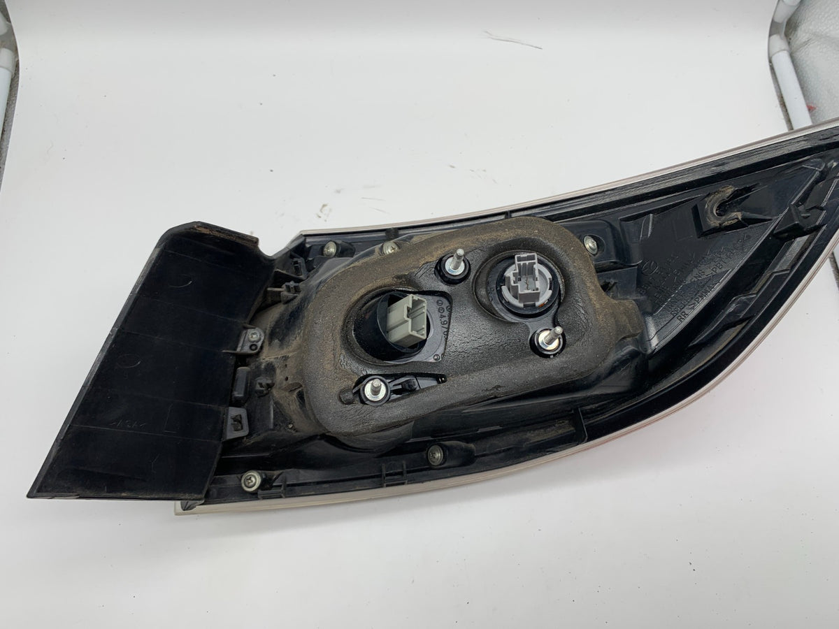 2010-2013 Mazda 3 Htbk Driver Tail Light Taillight Lamp OEM C02B16005