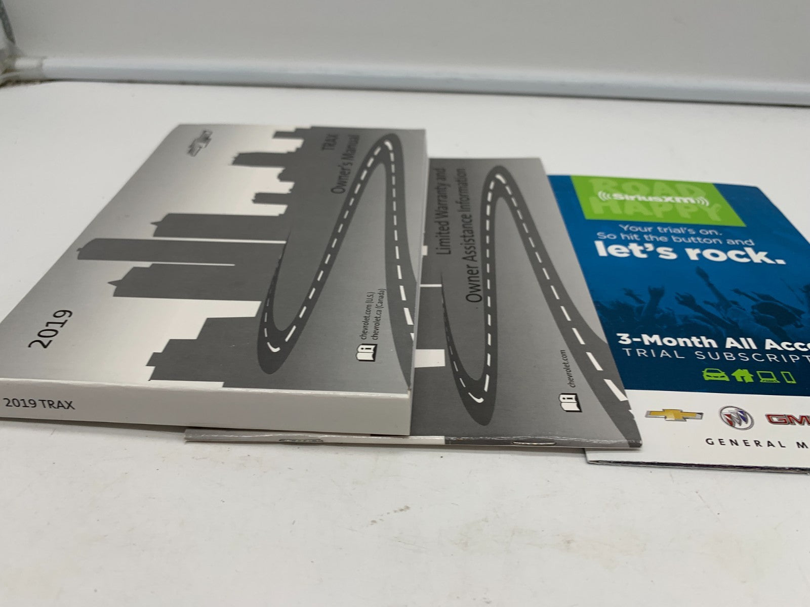 2019 Chevrolet Trax Owners Manual Set OEM A02B44043