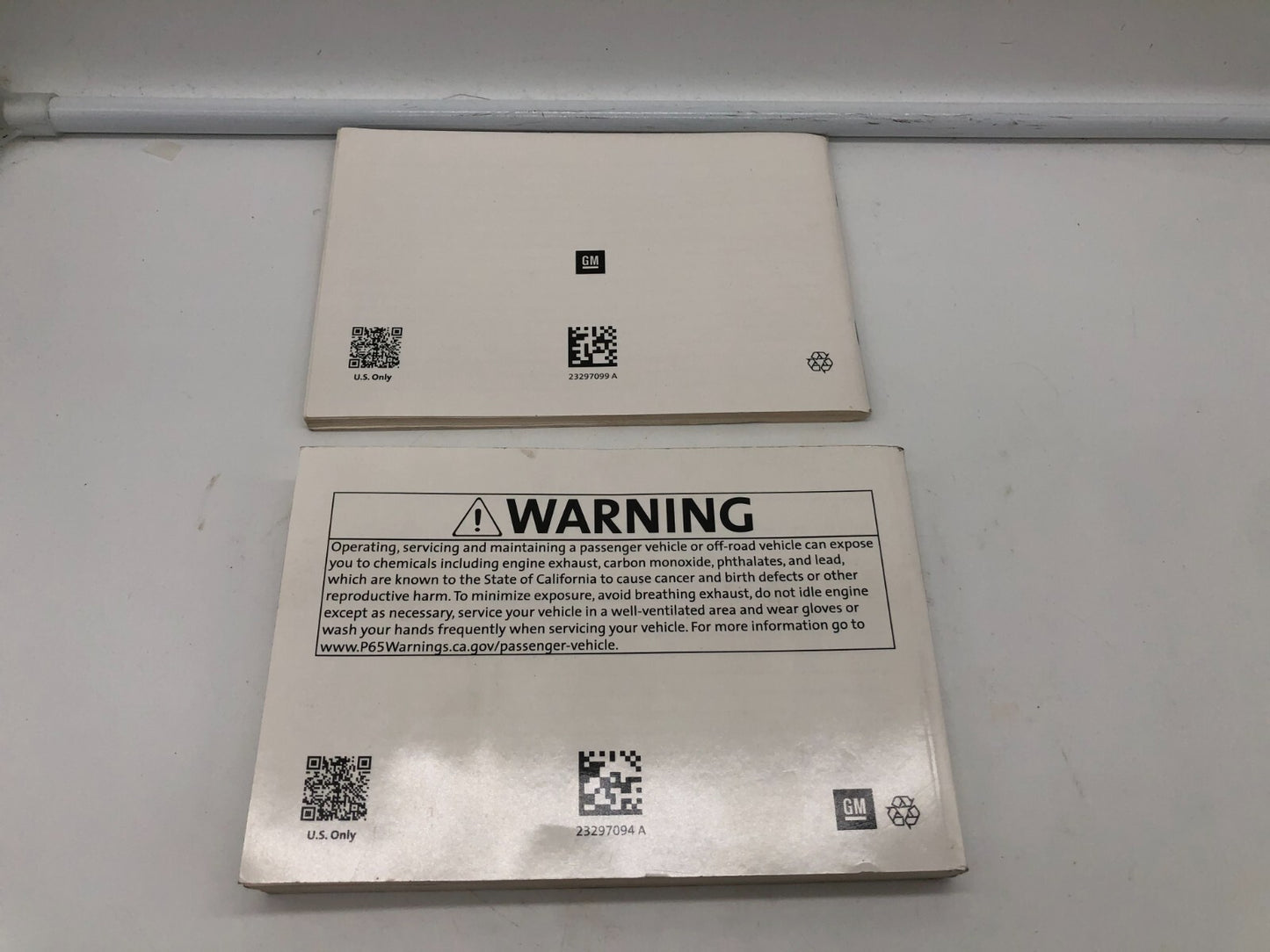 2018 GMC Acadia Owners Manual Set OEM E03B47006