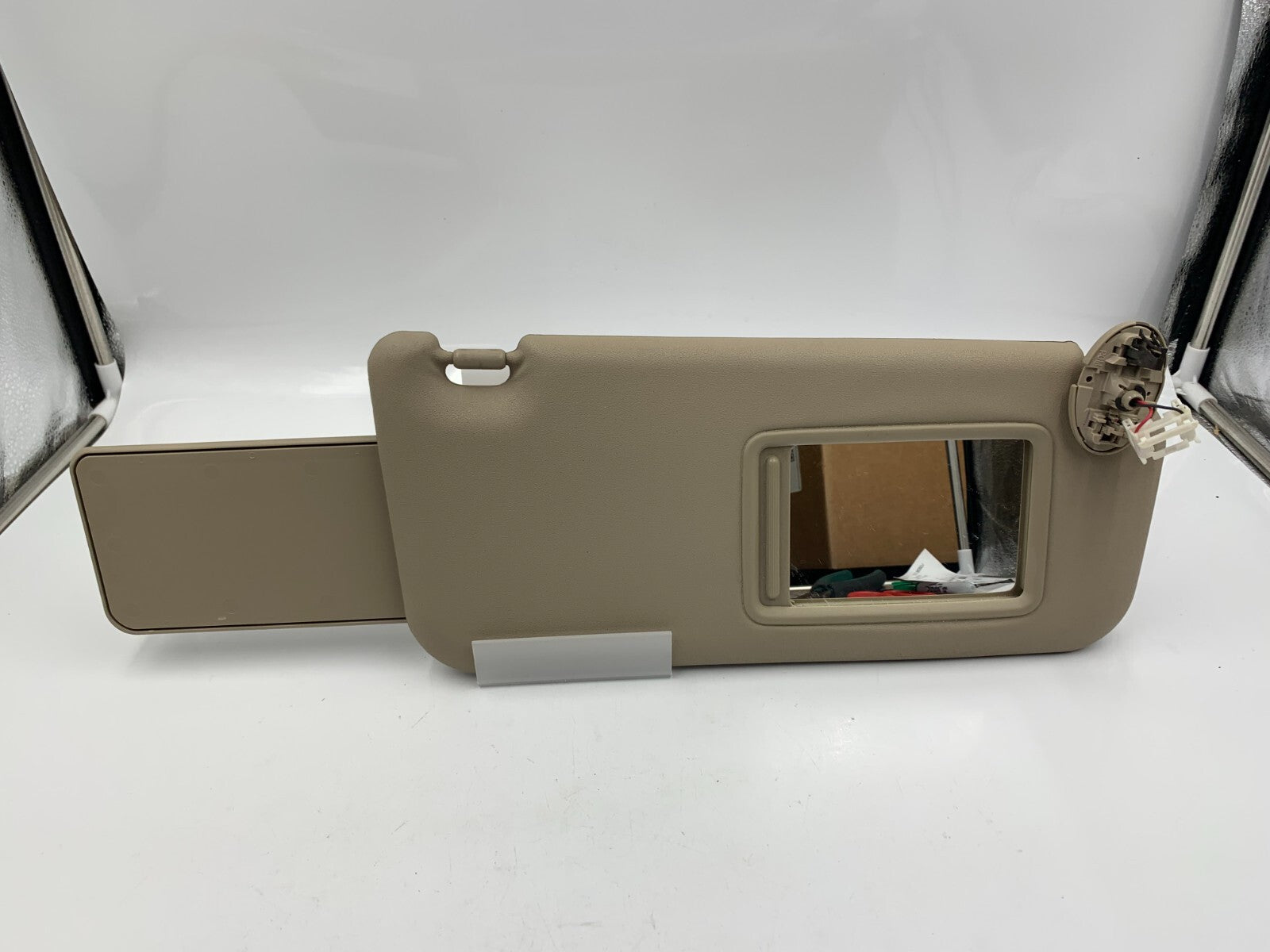 2006-2009 Toyota Rav 4 Passenger Sun Visor Gray Illuminated OEM A02B42028