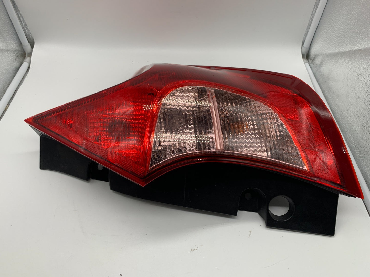 2014-2019 Nissan Versa Hatchback Passenger Side Tail Light Taillight A01B13001