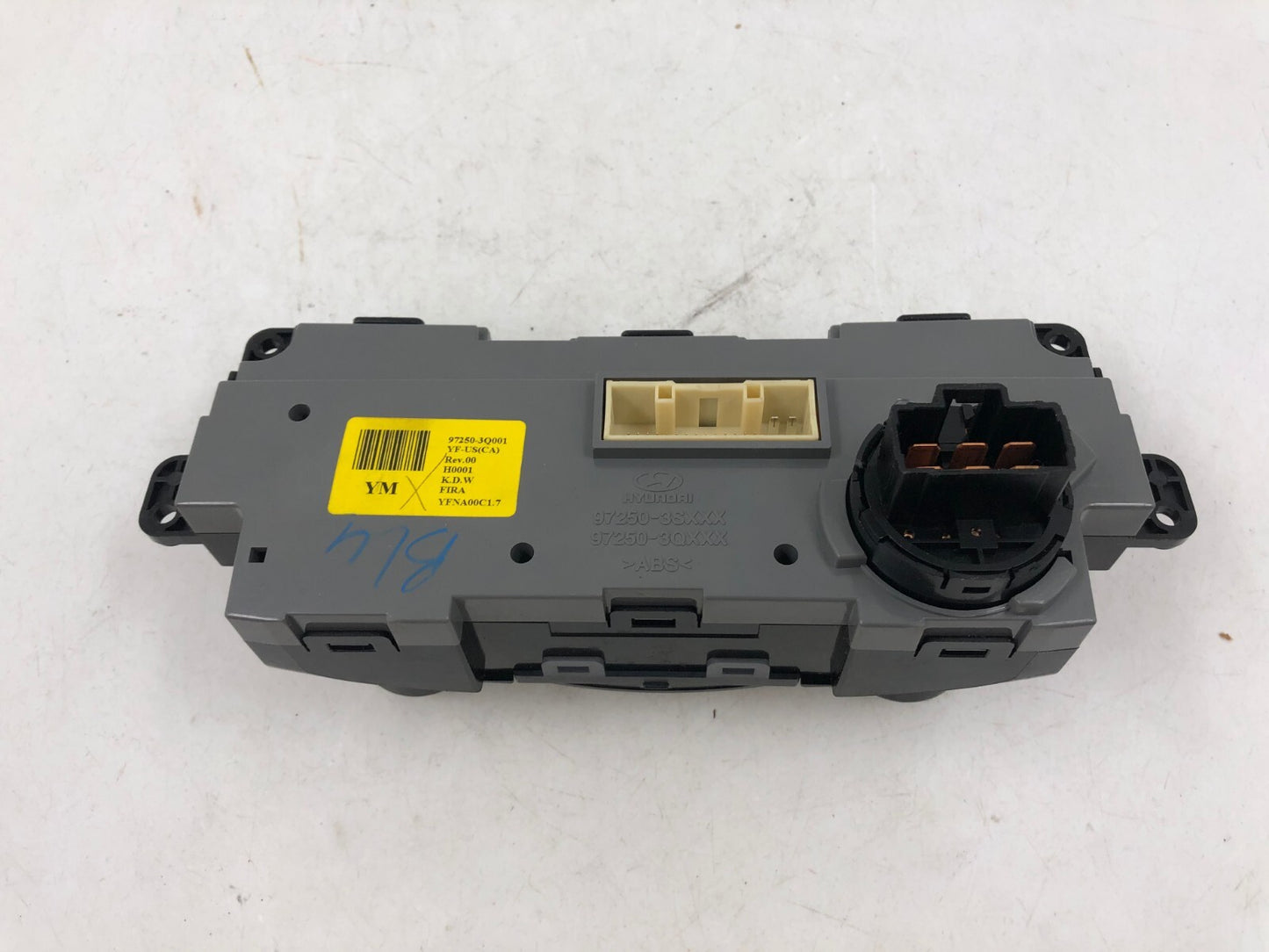 2011 Hyundai Sonata AC Heater Climate Control Unit OEM D04B08003