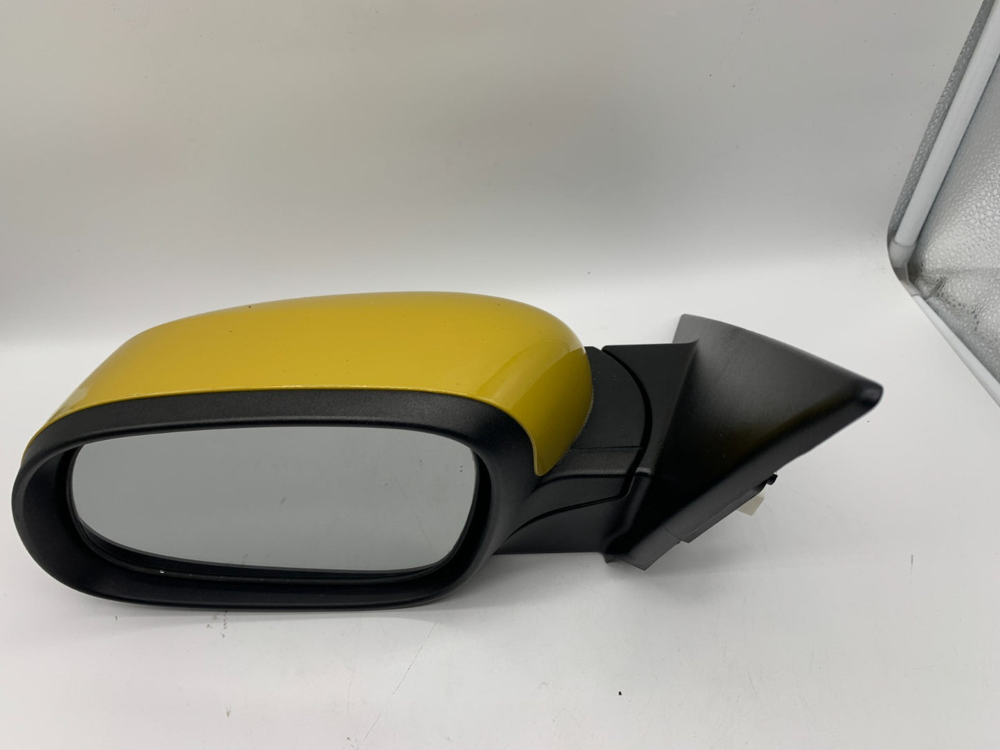 2014-2019 Kia Soul Driver Side View Power Door Mirror Yellow OEM A02B53031
